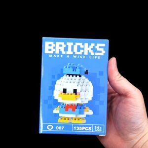 Brand New Disney Donald Duck Bricks Lego Figure